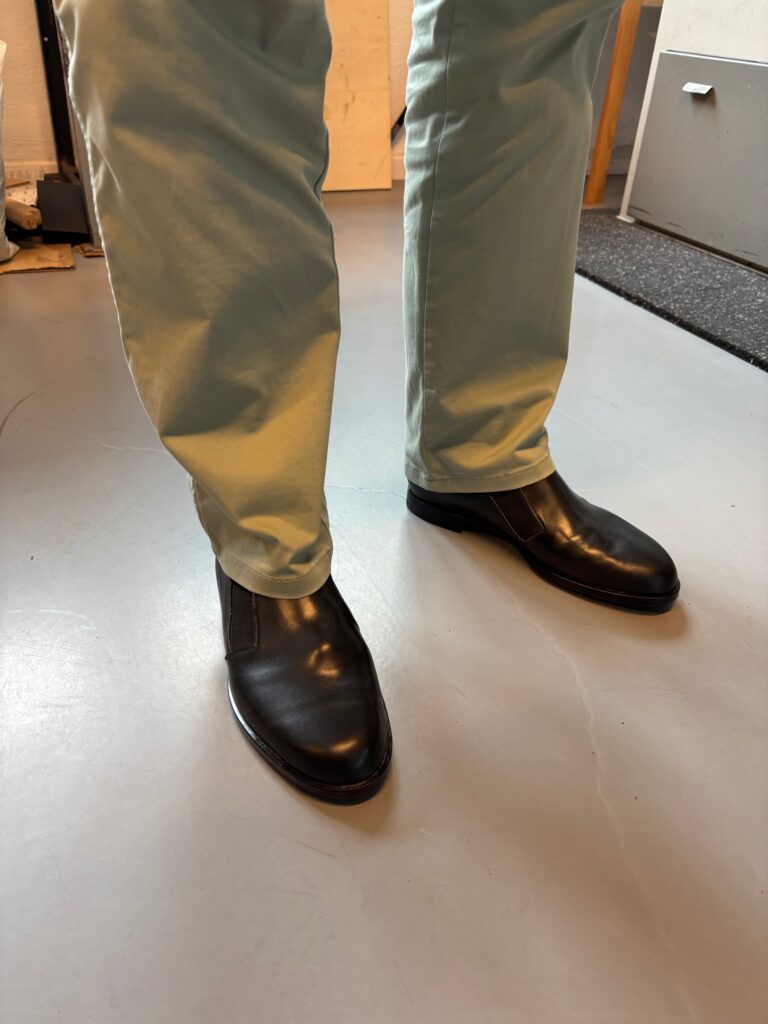 Nachbau eines Lieblingsschuhs aus Leder und mit Elasteinsatz.